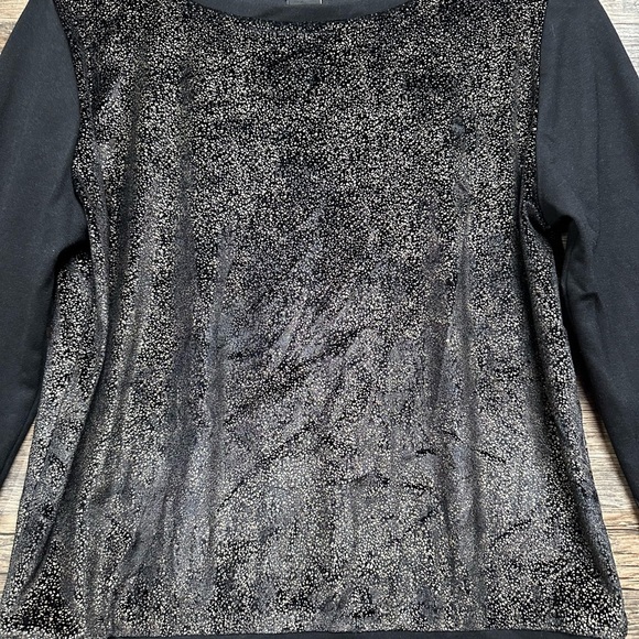 Anni Kuan Black and Gold Graphic Fitted Long Sleeve Top P - Picture 2 of 6